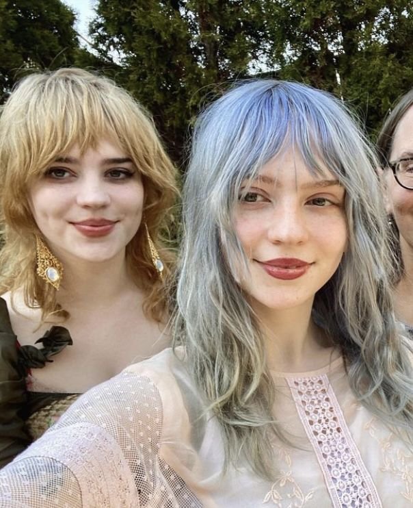 Sophie Thatcher Twin Ellie: A Sibling Bond Through Art